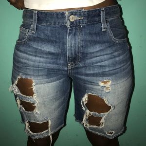 Bermuda boyfriend shorts